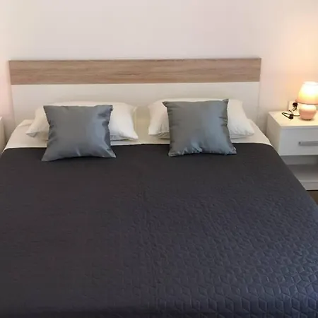 Apartment Vesna For 2, Free Parking And Wi-fi *