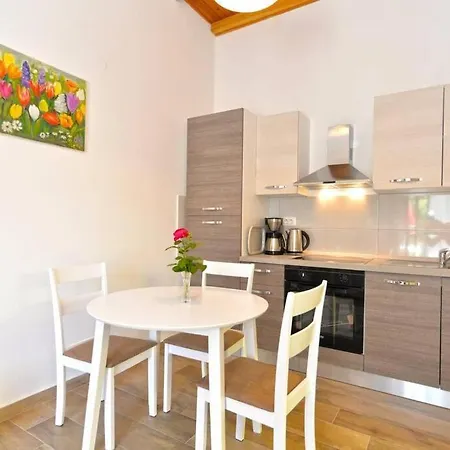 Vesna For 2, Free Parking And Wi-fi Apartment *