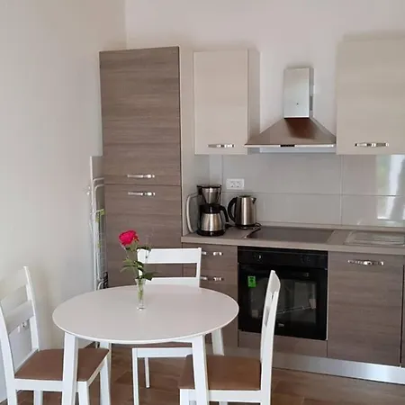 Apartment Vesna For 2, Free Parking And Wi-fi Pula