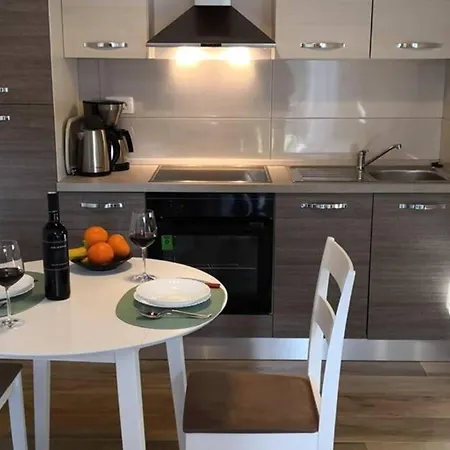 Apartment Vesna For 2, Free Parking And Wi-fi *