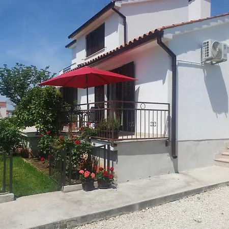Apartment Vesna For 2, Free Parking And Wi-fi Pula